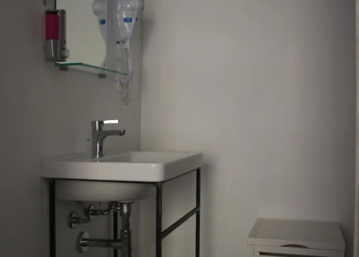 Bed & Breakfast Lasso